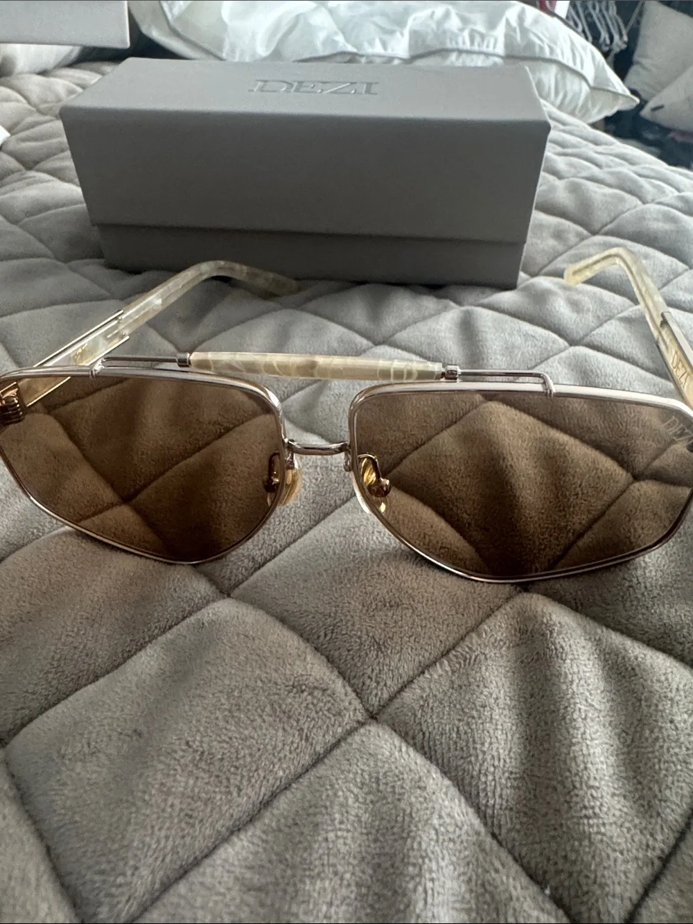 DEZI 6FT Gold-Frame Sunglasses
